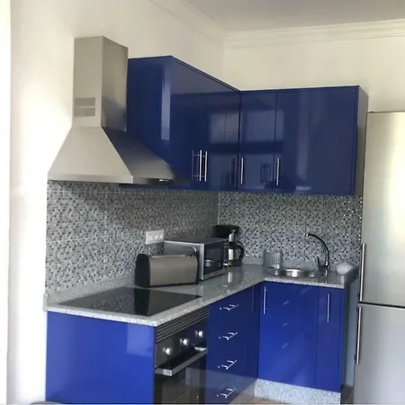 شقة Acoran